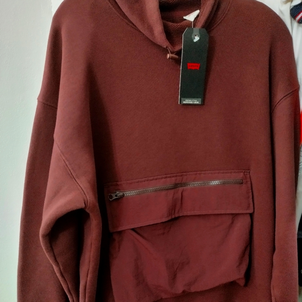 Relaxed fit pullover sweatshirt